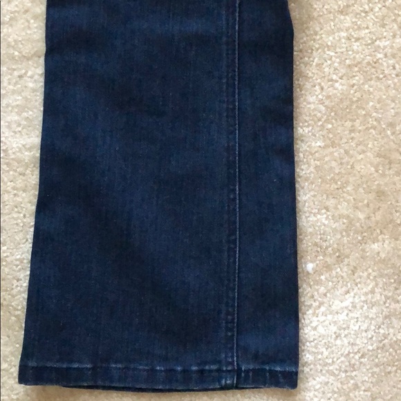 Ladies White House Black Market 2R bootcut jeans - Picture 4 of 8